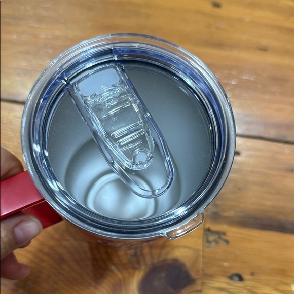 Red Travel Mug with Dominican Republic Design - Picture 3 of 6